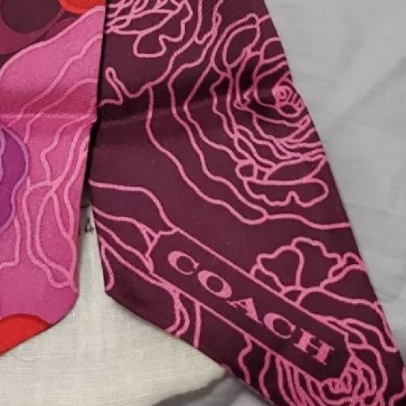 Coach Signature C Campbell Floral Pony/Twilly, Reversible NWT - Picture 6 of 10